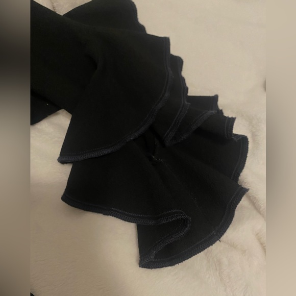 RUFFLE SLEEVE TOP - Picture 2 of 4